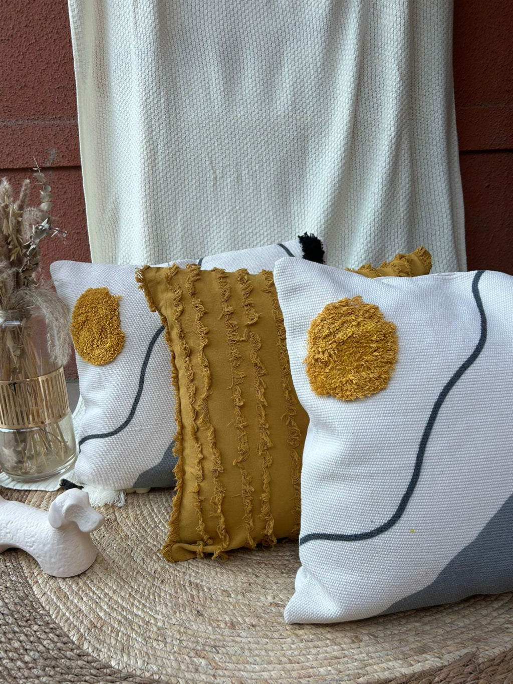 Set de 3 cojines combinados, flequillo mostaza  ¡Paga 2, lleva 3!