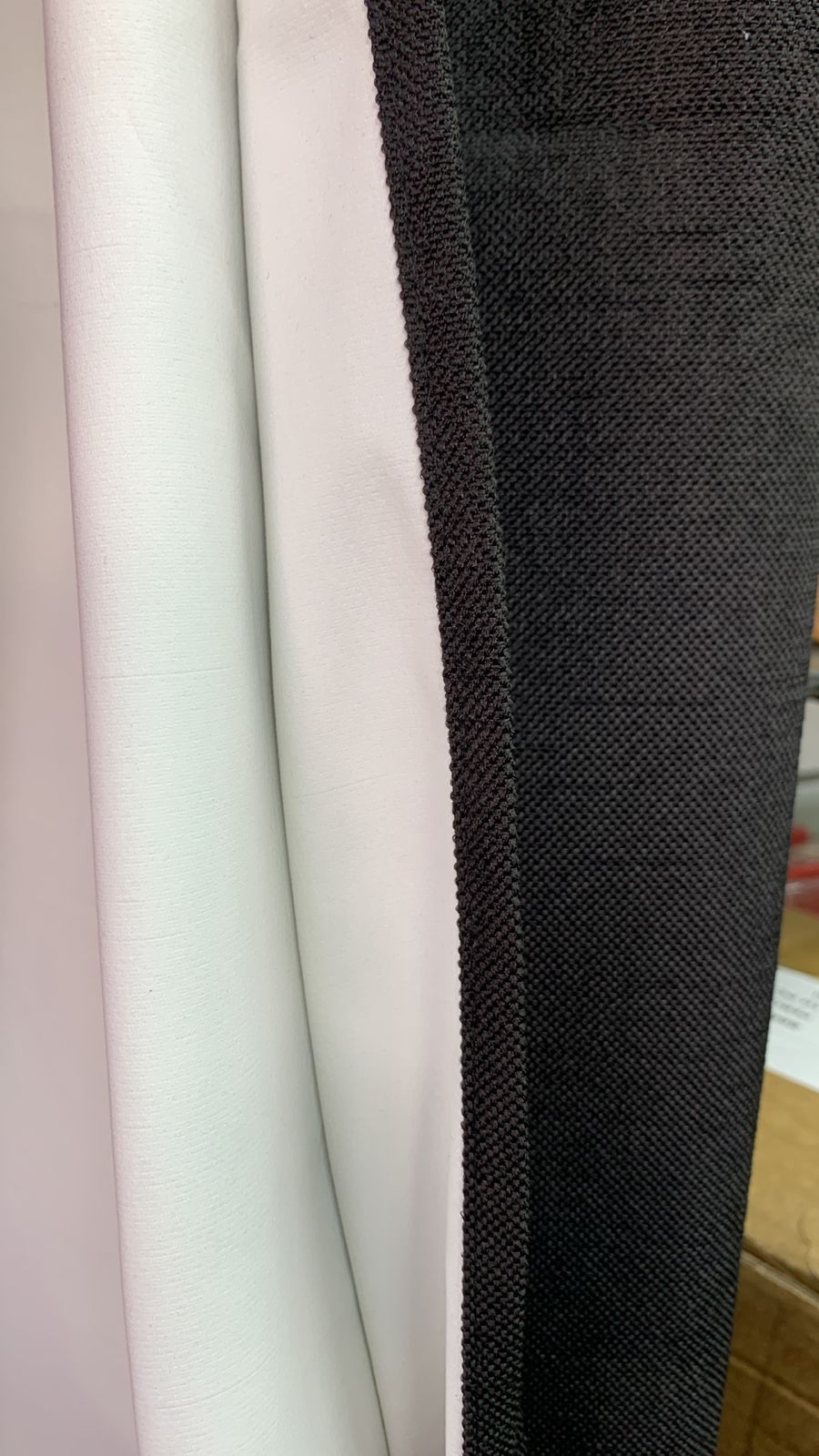 Cortinas black out engomada, negro