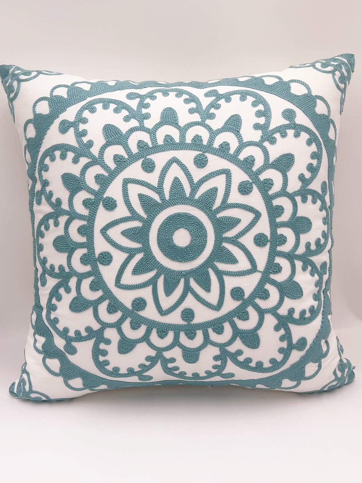Fundas cojines bordados color turquesa