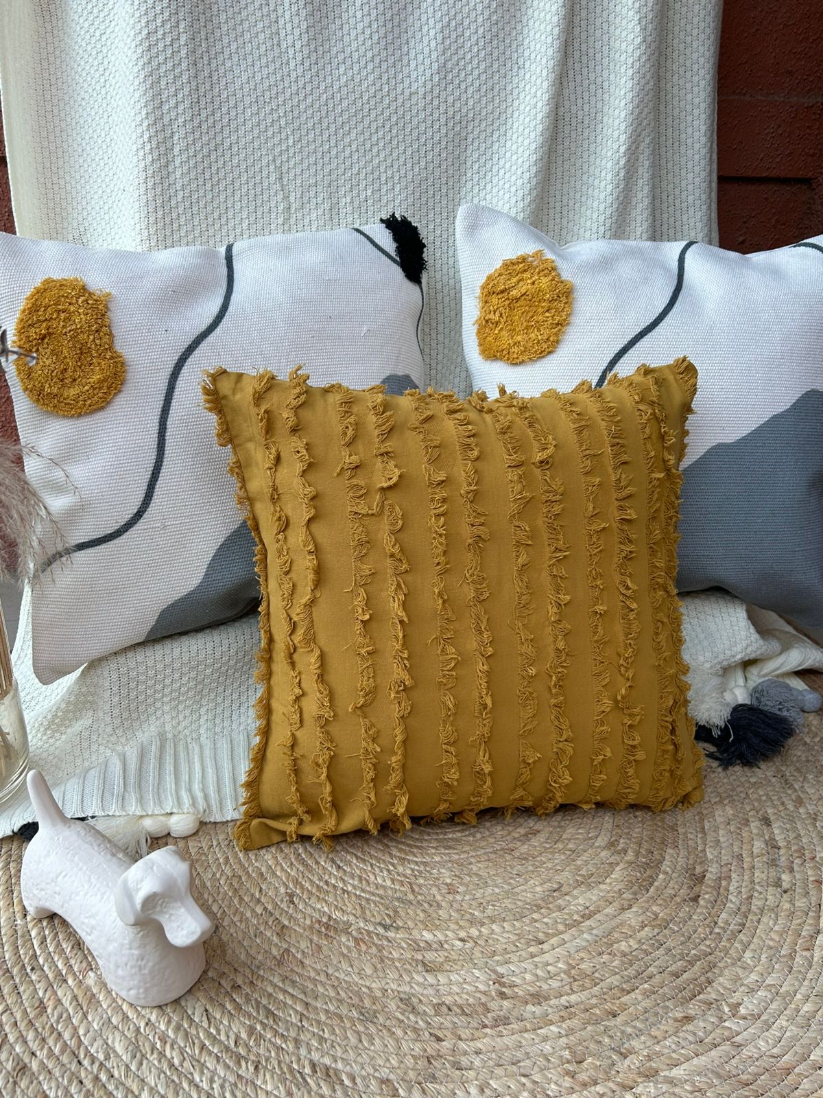 Set de 3 cojines combinados, flequillo mostaza  ¡Paga 2, lleva 3!
