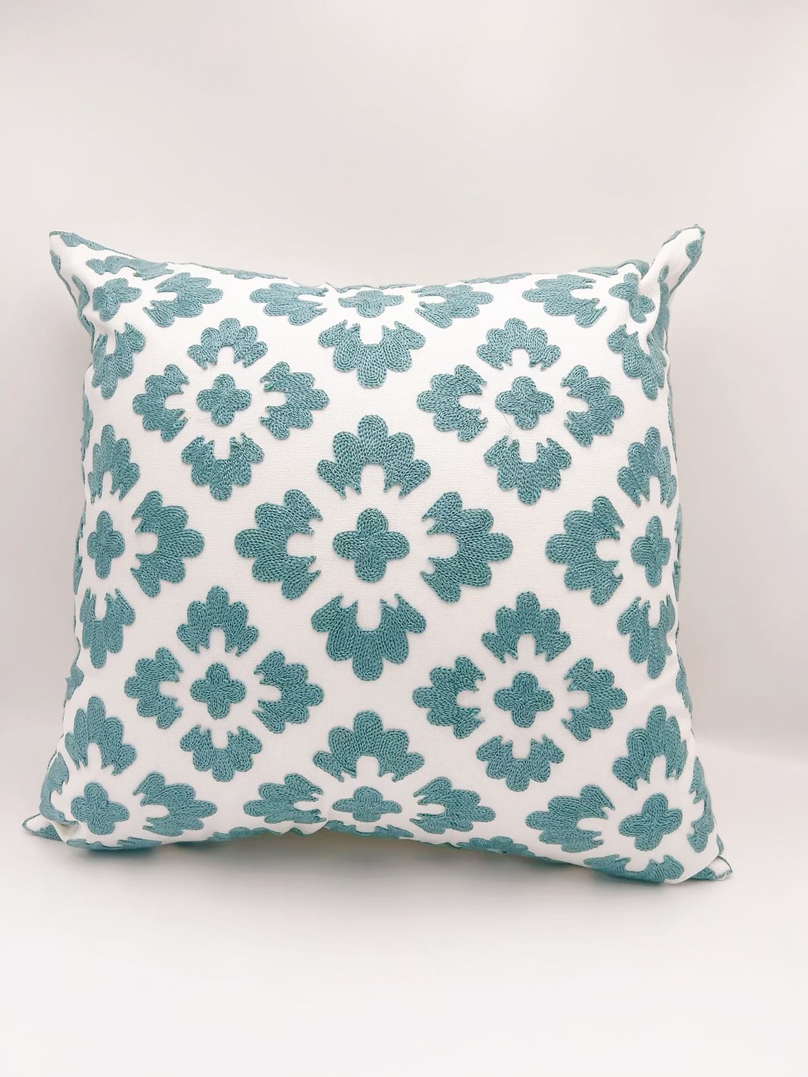 Fundas cojines bordados color turquesa