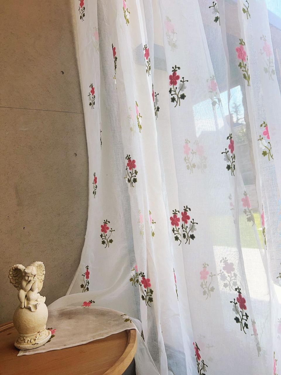 Visillos bordados flores