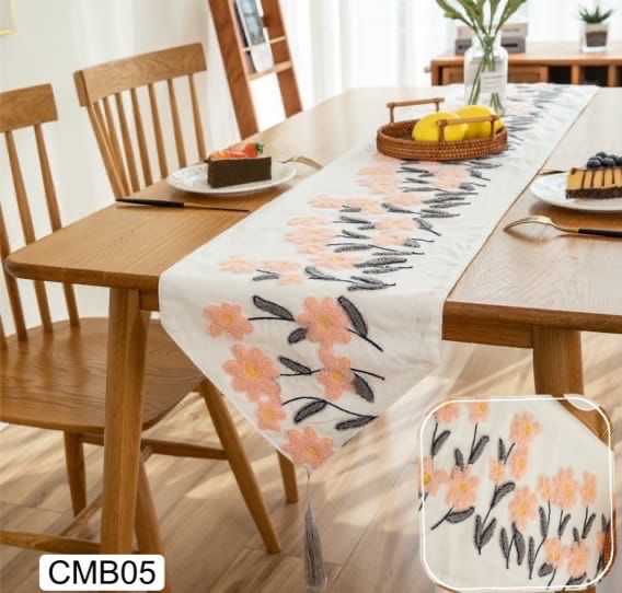 Caminos de mesa con detalles bordados/ oferta