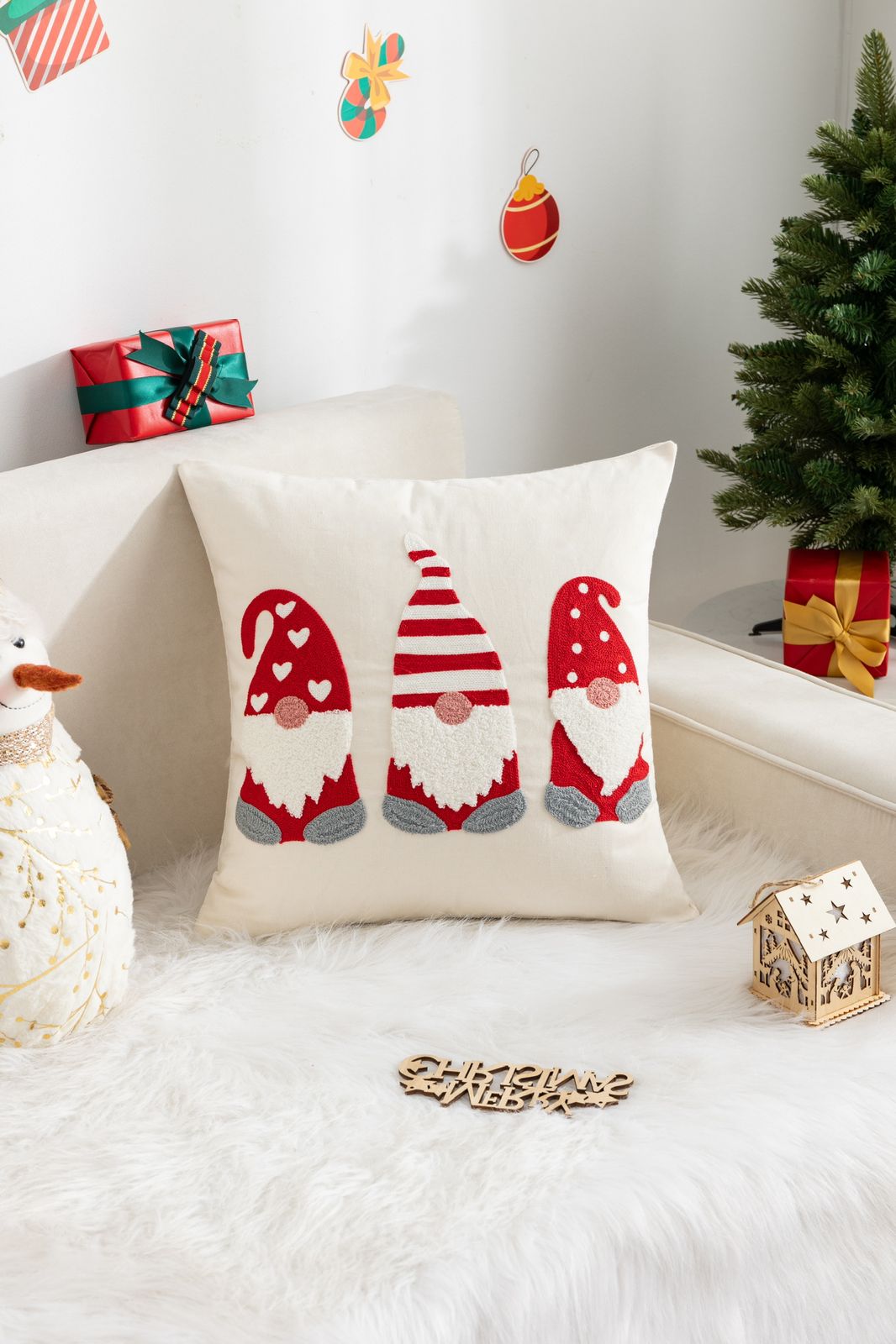 Fundas de cojines bordadas,  diseño navideño en 45x45cm