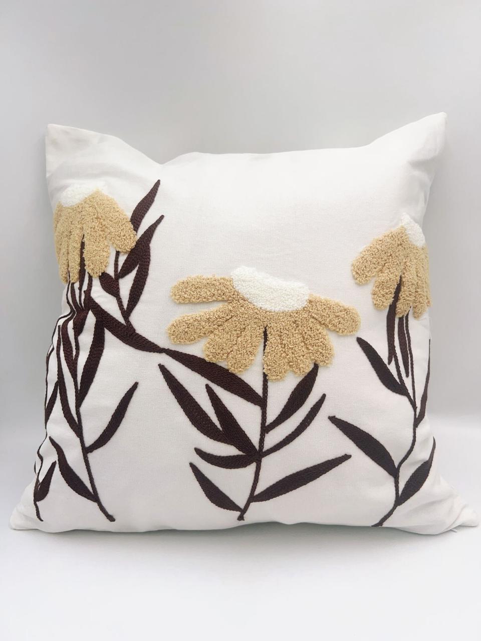 Fundas de cojines bordadas en 45x45cm y 30x50cm