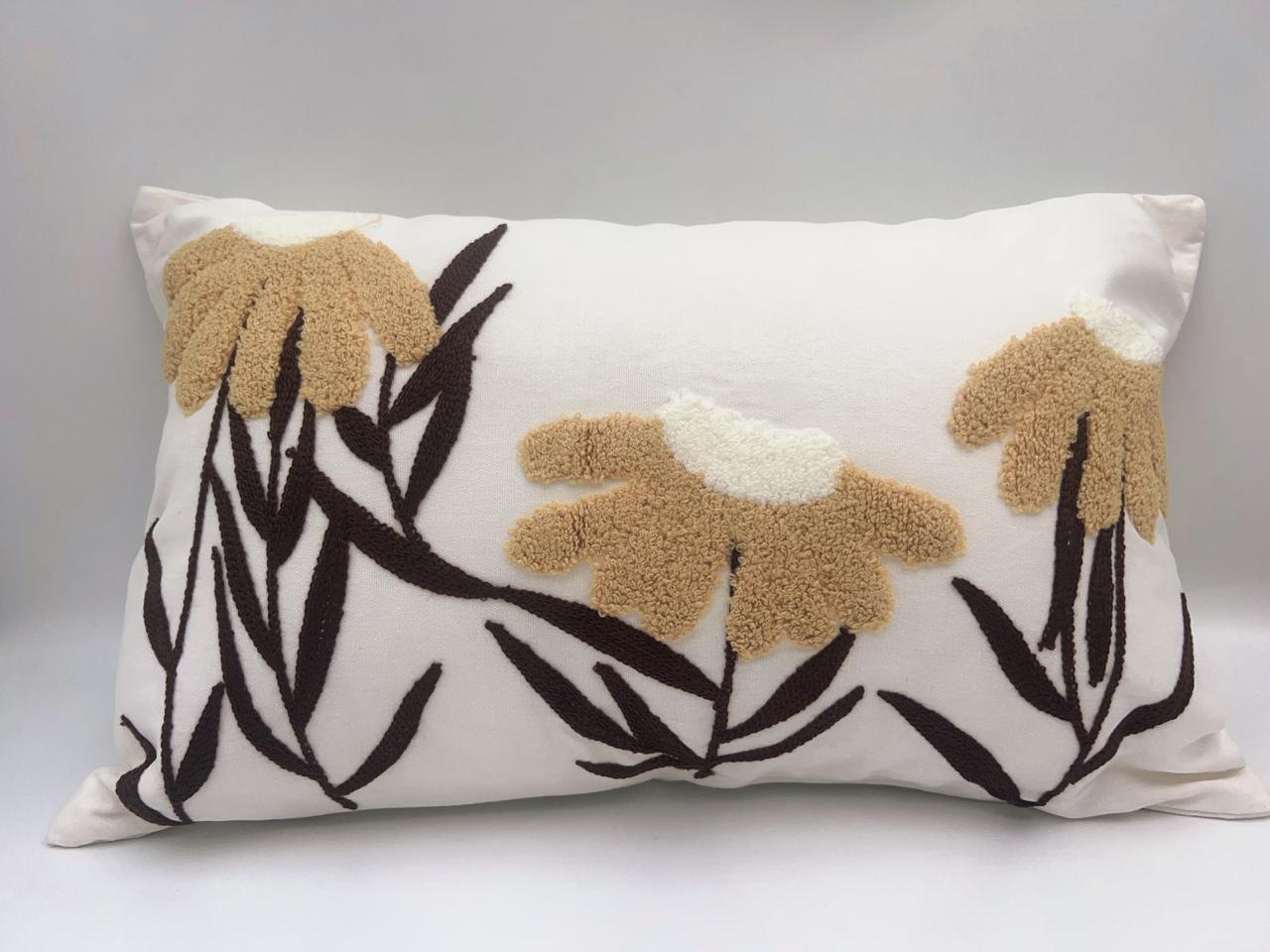 Fundas de cojines bordadas en 45x45cm y 30x50cm