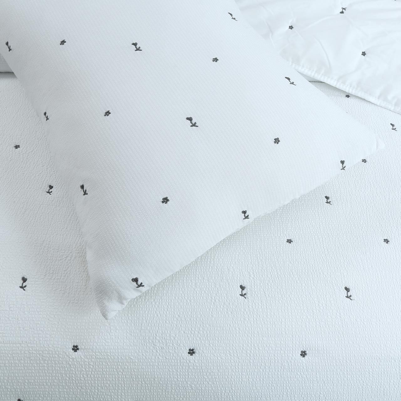 Cubrecama Primavera–Verano Bordado Floral 2 Plazas