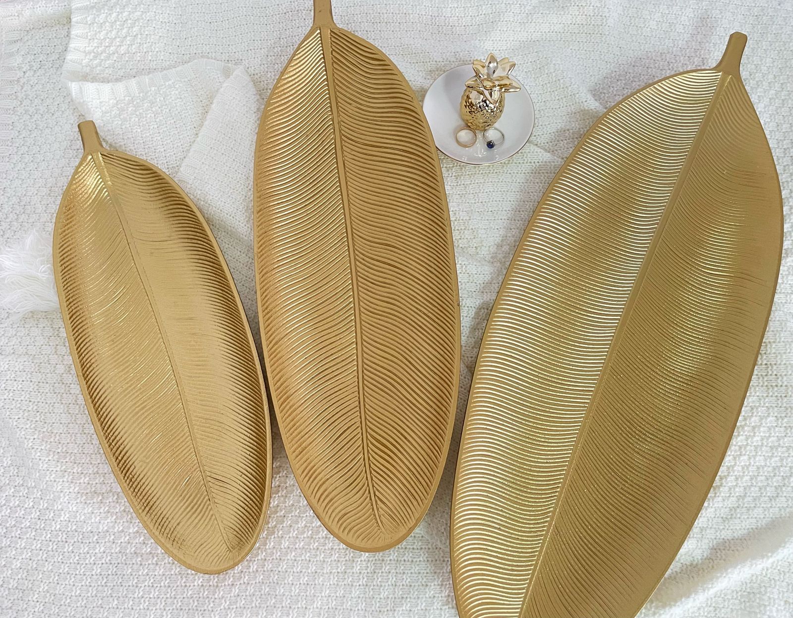 50% descuento, bandejas decorativa diseño hoja dorada