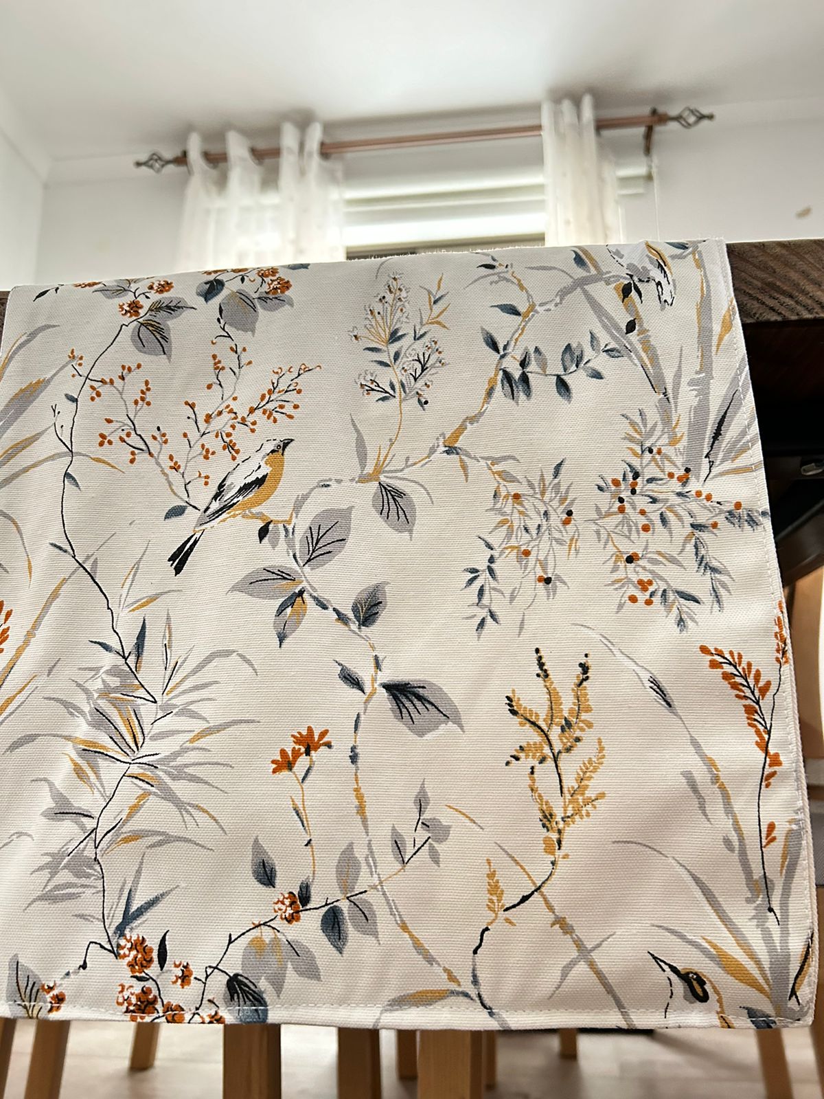 Camino de mesa repelente