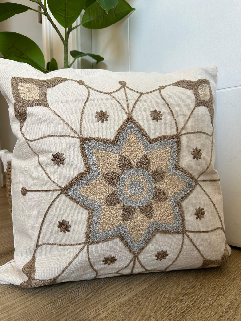 Fundas de cojines bordadas en 45x45cm
