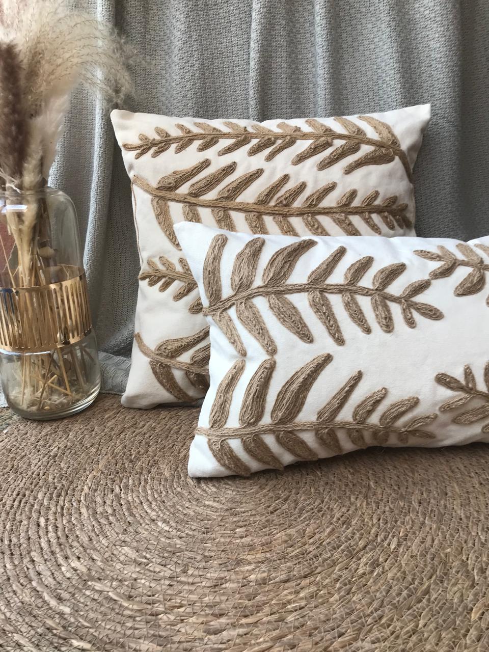 Fundas de cojines con detalles en yute, espiga