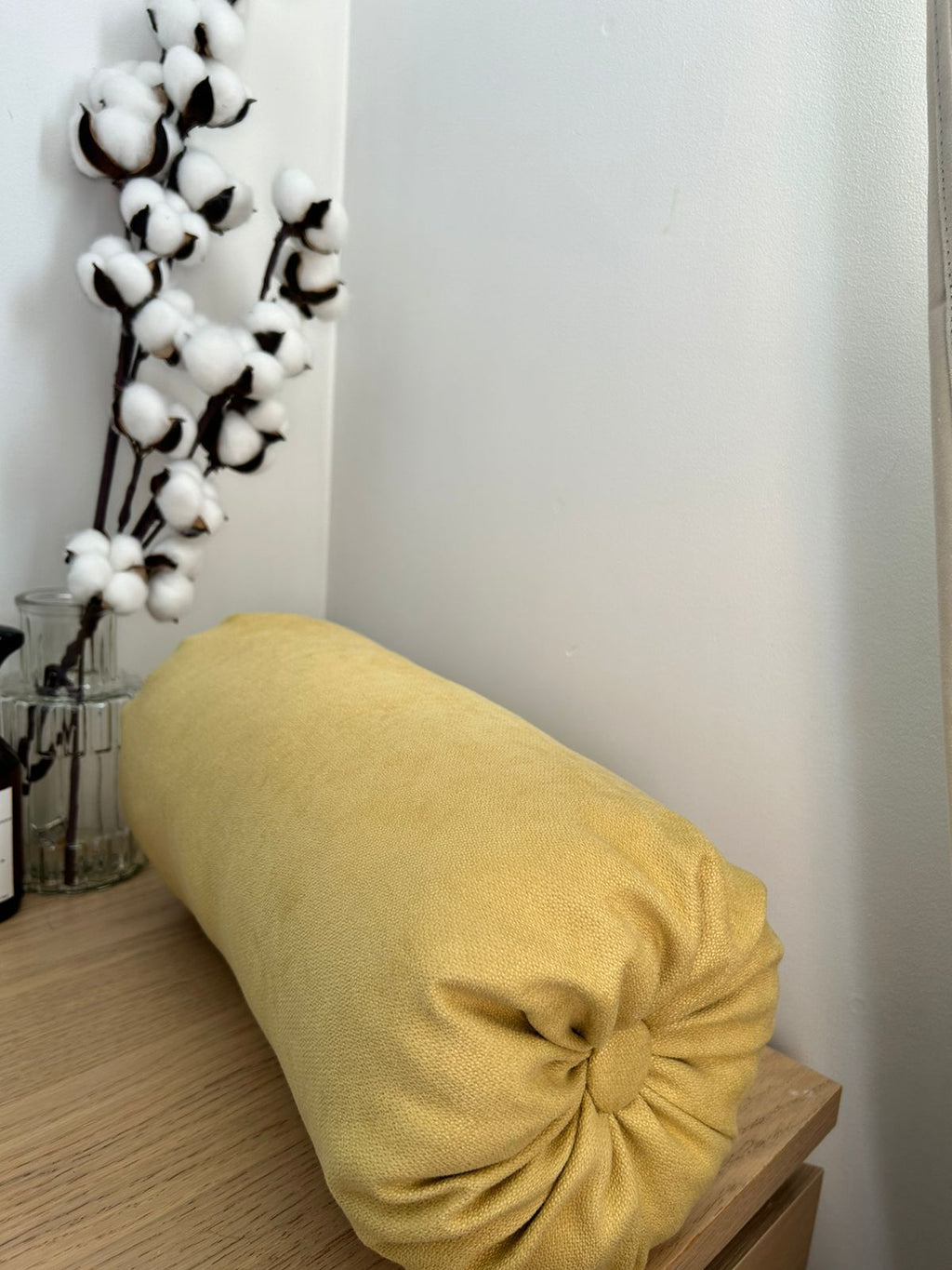 Cojín cilíndrico lino, mostaza