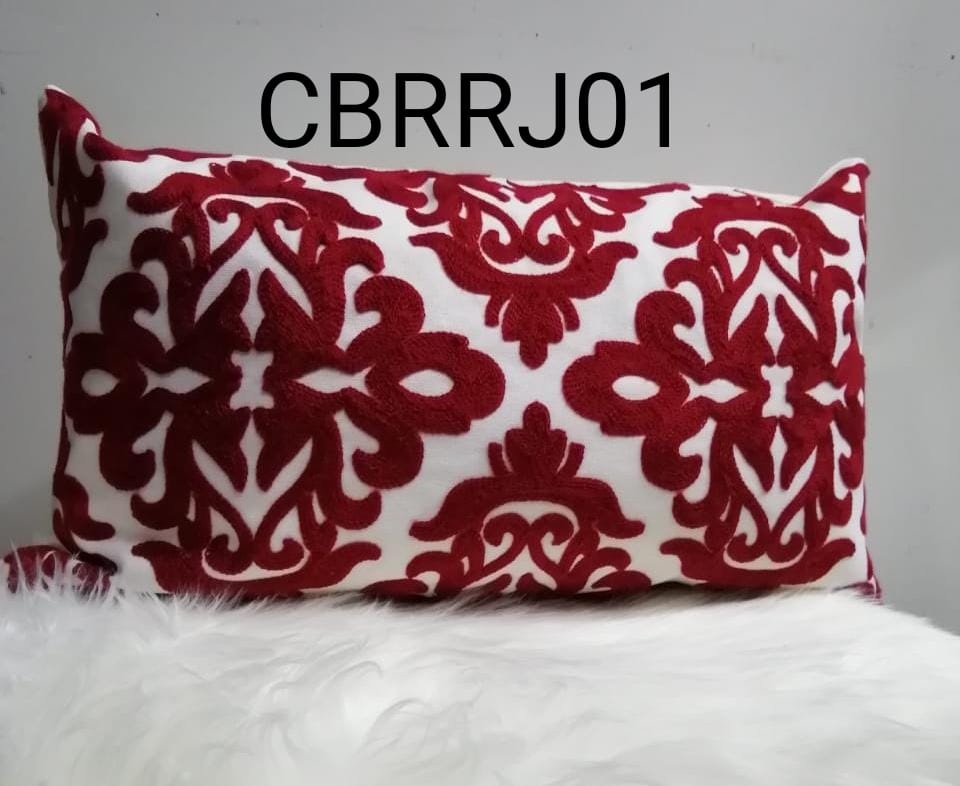 Fundas de cojines bordadas en rojo