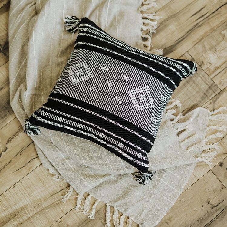 Fundas de cojines Kilim con borlas