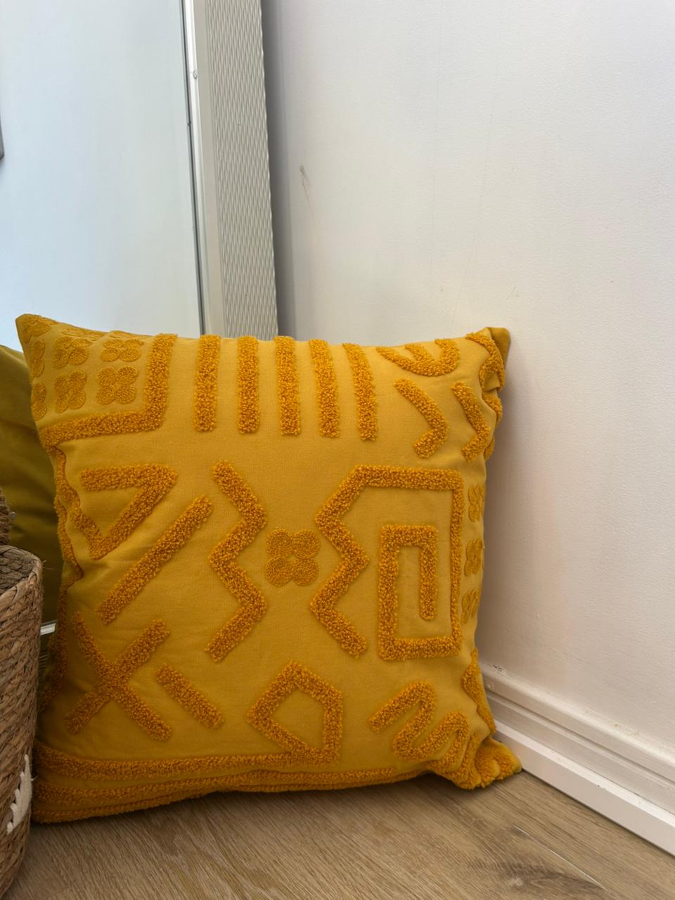 Fundas de cojines 45x45cm Mostaza Geo-tuft  Bordado