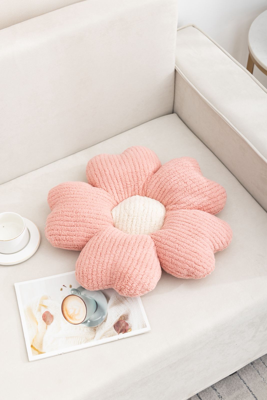 Cojín Decorativo Flor Esponjosa – Soft Bloom