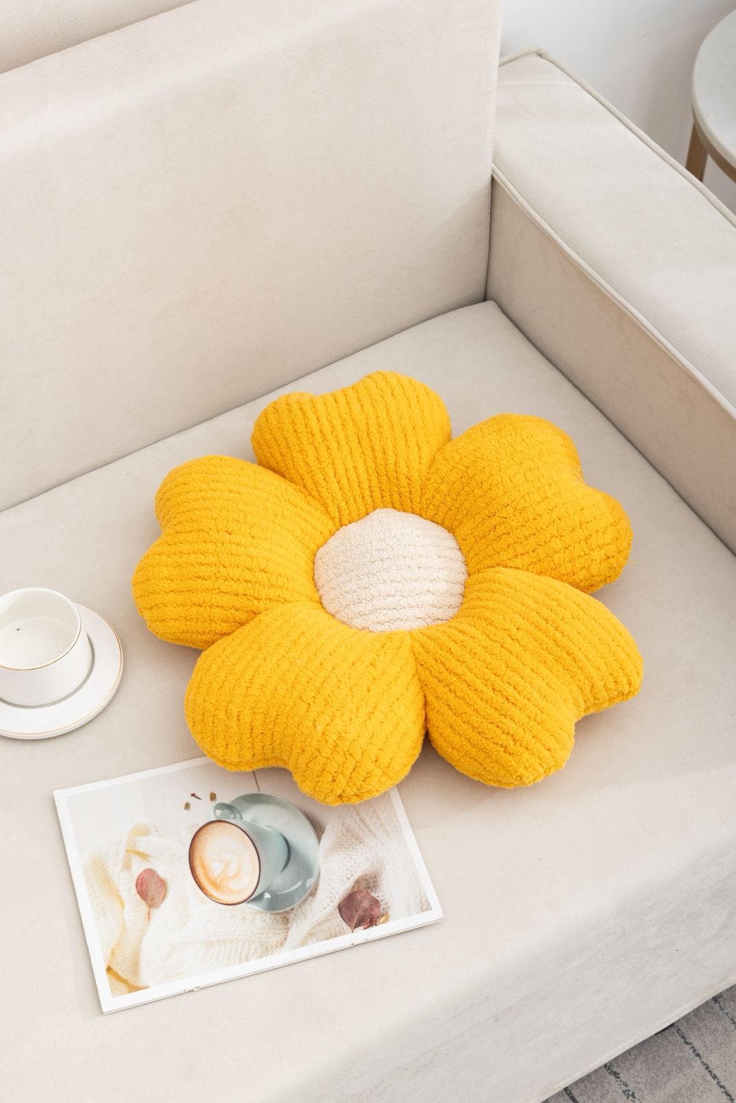 Cojín Decorativo Flor Esponjosa – Soft Bloom