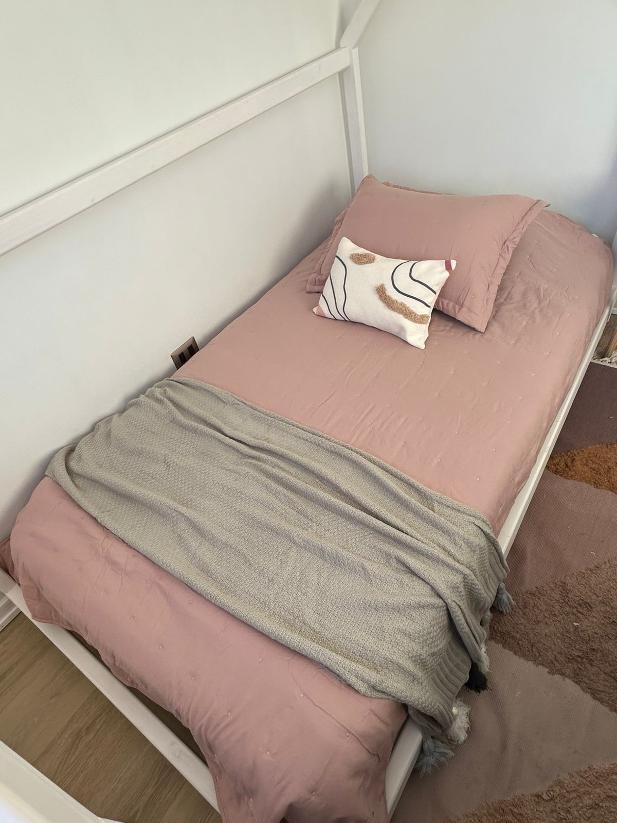 Cubrecama Algodón bordado 1 plaza rosa