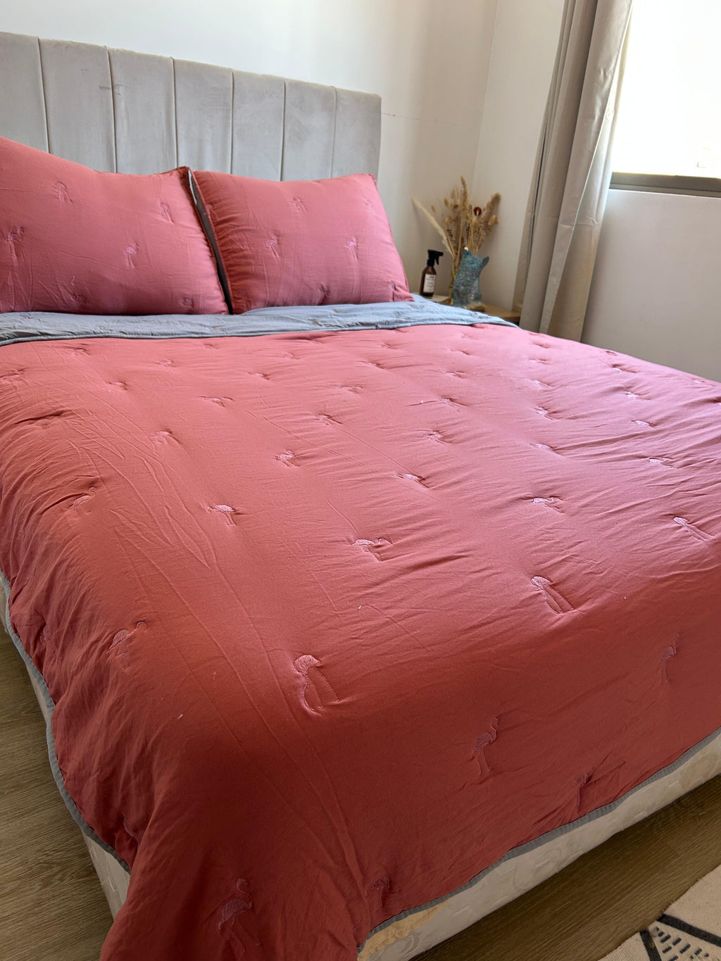 Cubrecama Bordado De Algodón 1.5 Plazas Flamenco Coral