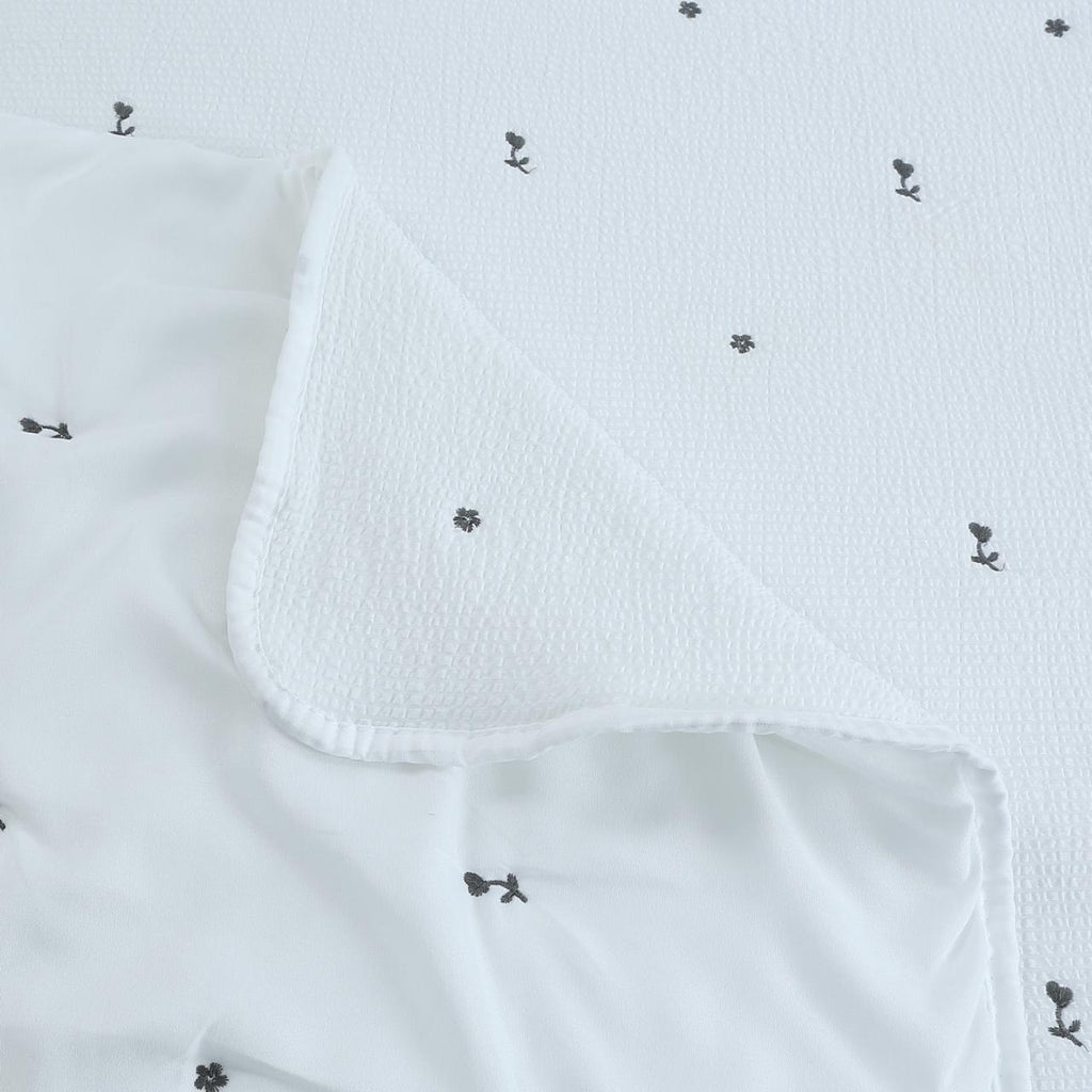 Cubrecama Primavera–Verano Bordado Floral 2 Plazas