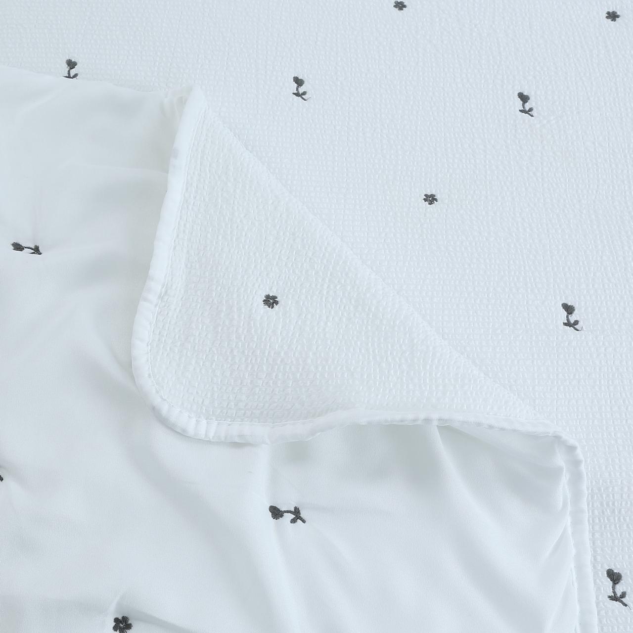 Cubrecama Primavera–Verano Bordado Floral 2 Plazas