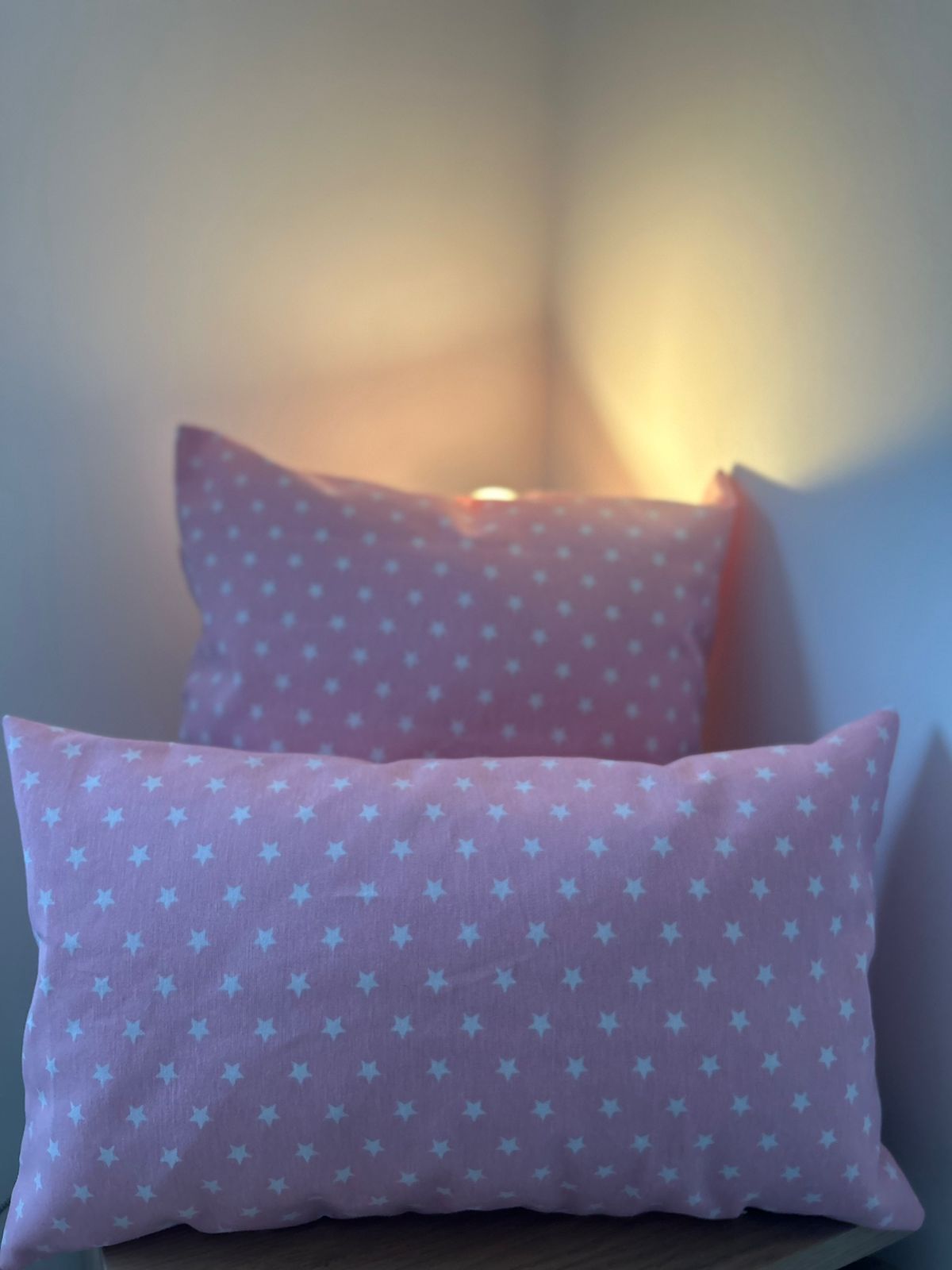 Fundas de cojines,  diseño fondo rosa con estrellas