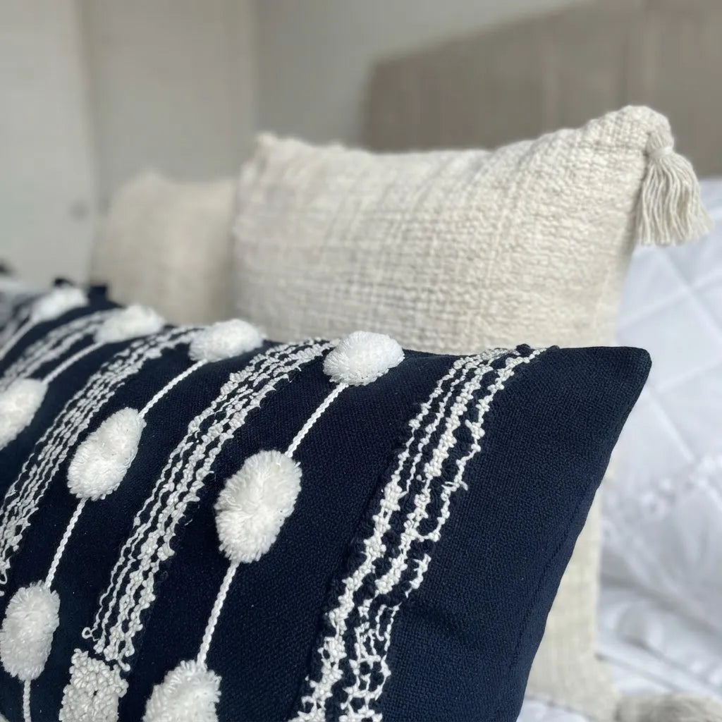 Set de 4 Cojines Refugio Boho | Chenille Blanco y Diseño Boho