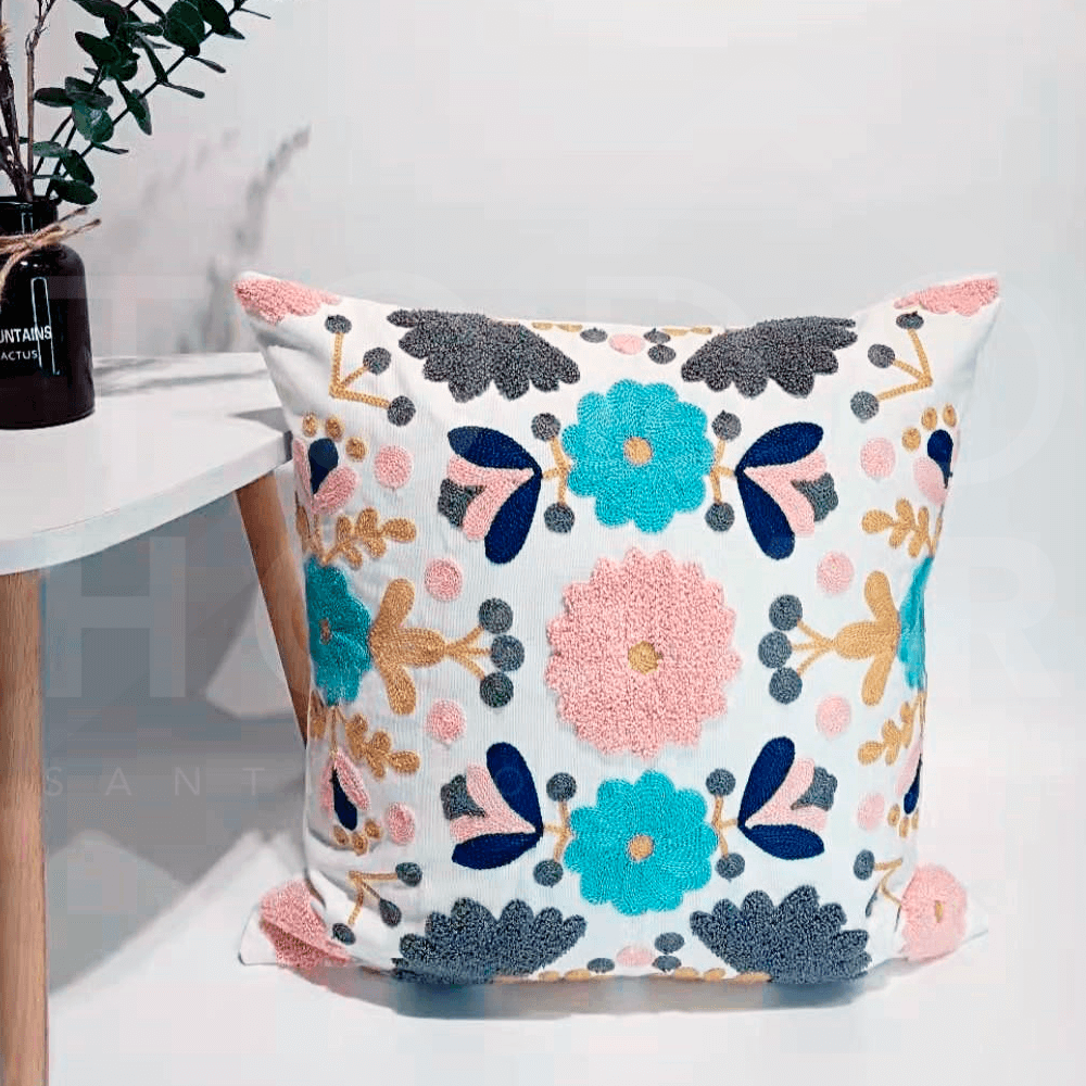 Fundas de cojines con flores bordadas