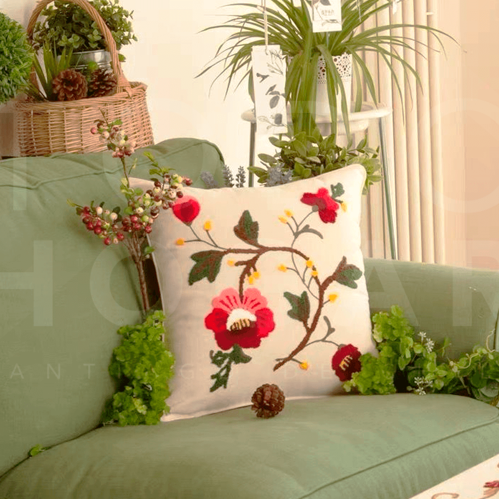 Fundas de cojines con flores bordadas