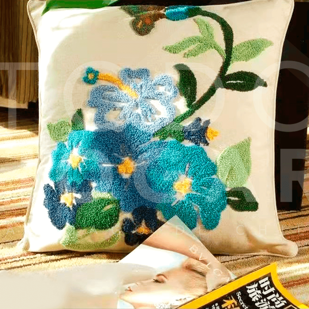 Fundas de cojines con flores bordadas