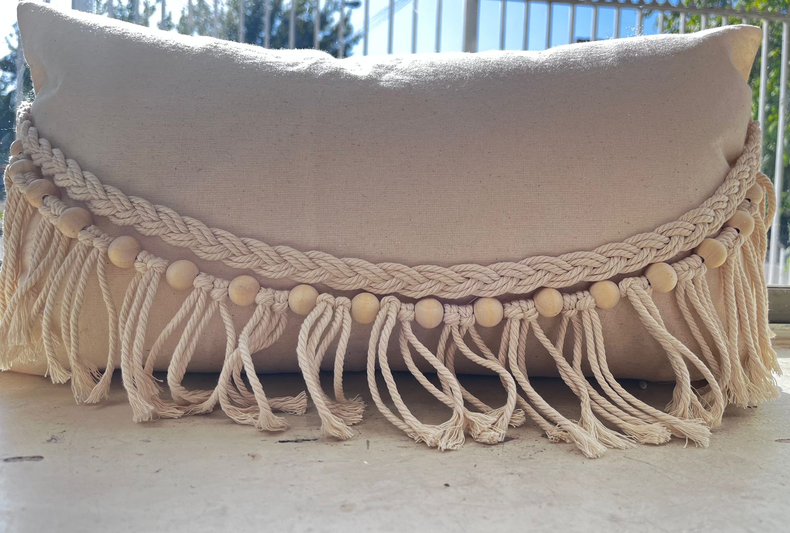 Fundas diseño macramé con cuentas de madera