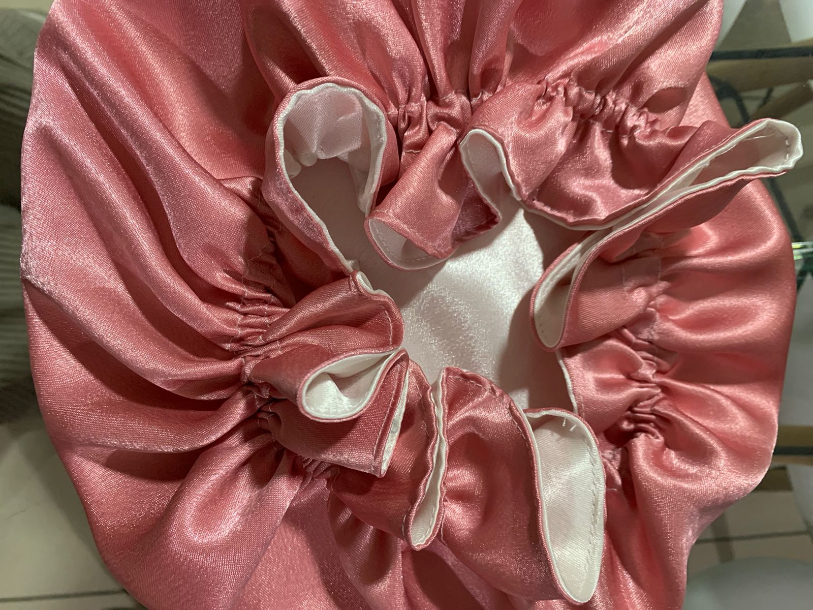 Gorro de satin bicolor