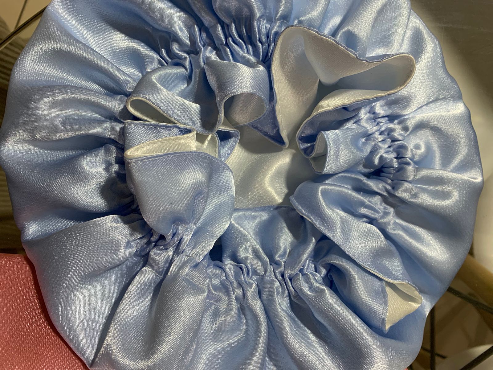 Gorro de satin bicolor