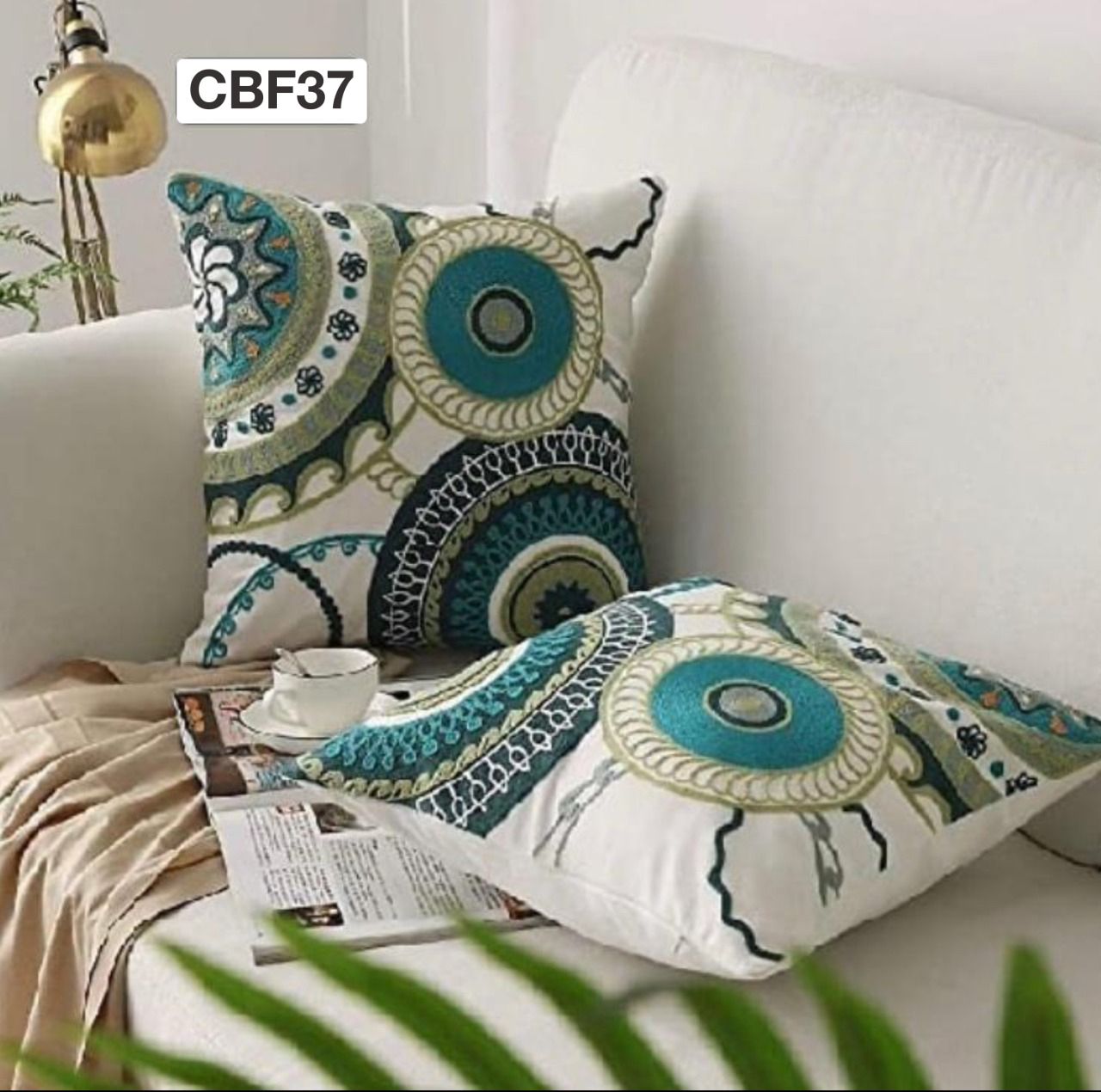 Fundas de cojines con flores bordadas