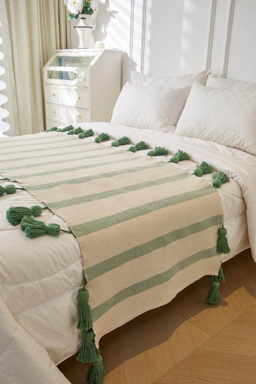 Piecera kilim  con flecos verde agua, 70cm x 2.10cm