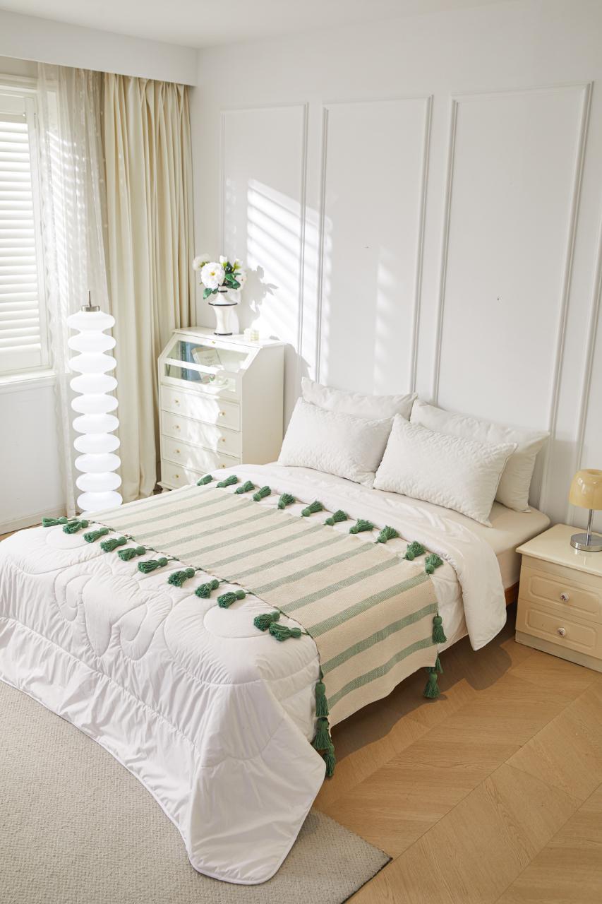 Piecera kilim  con flecos verde agua, 70cm x 2.10cm