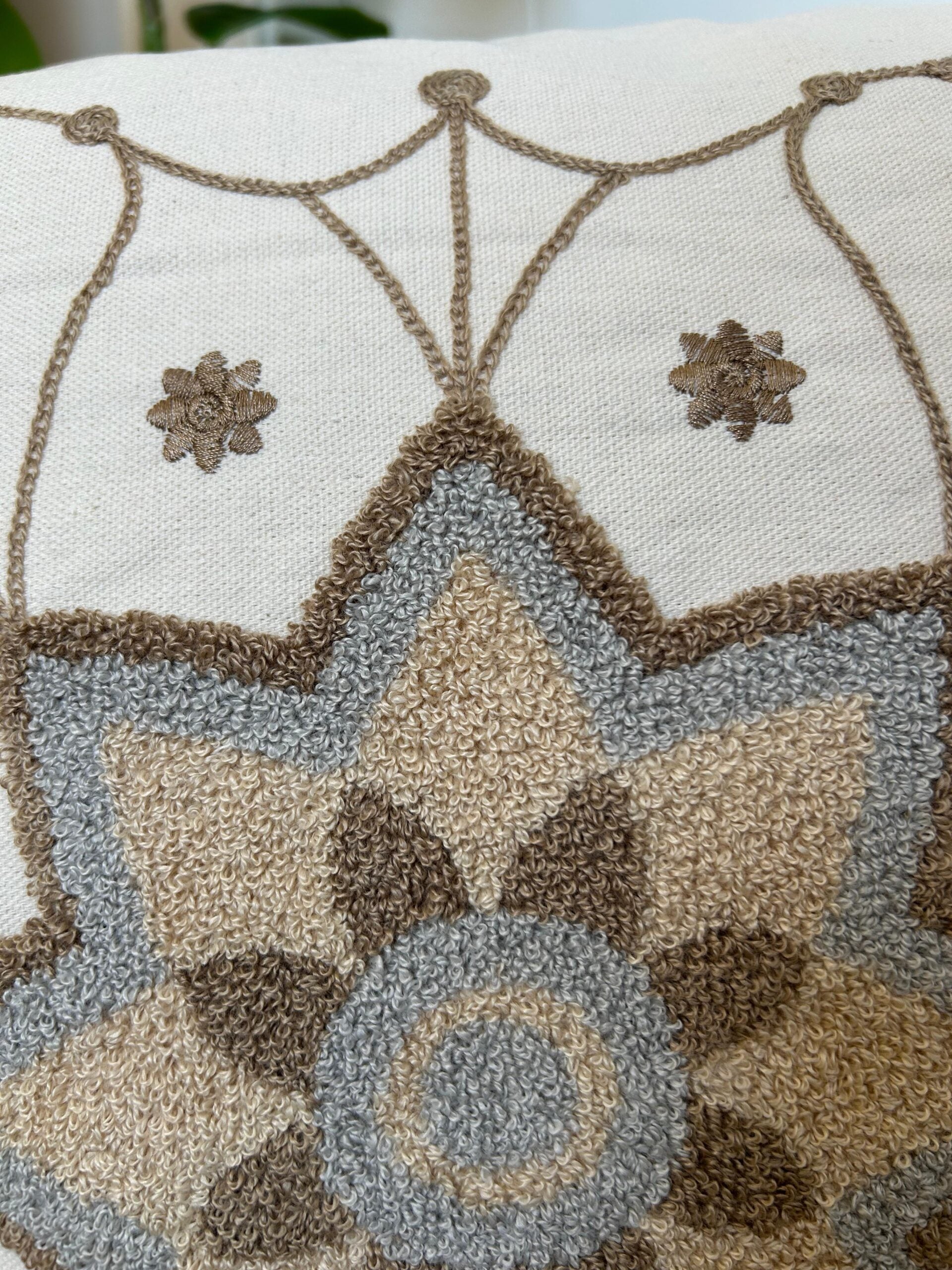 Fundas de cojines bordadas en 45x45cm