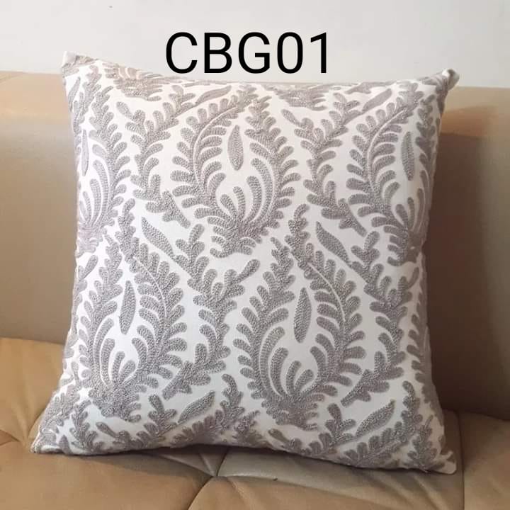 Fundas bordadas de cojines en gris