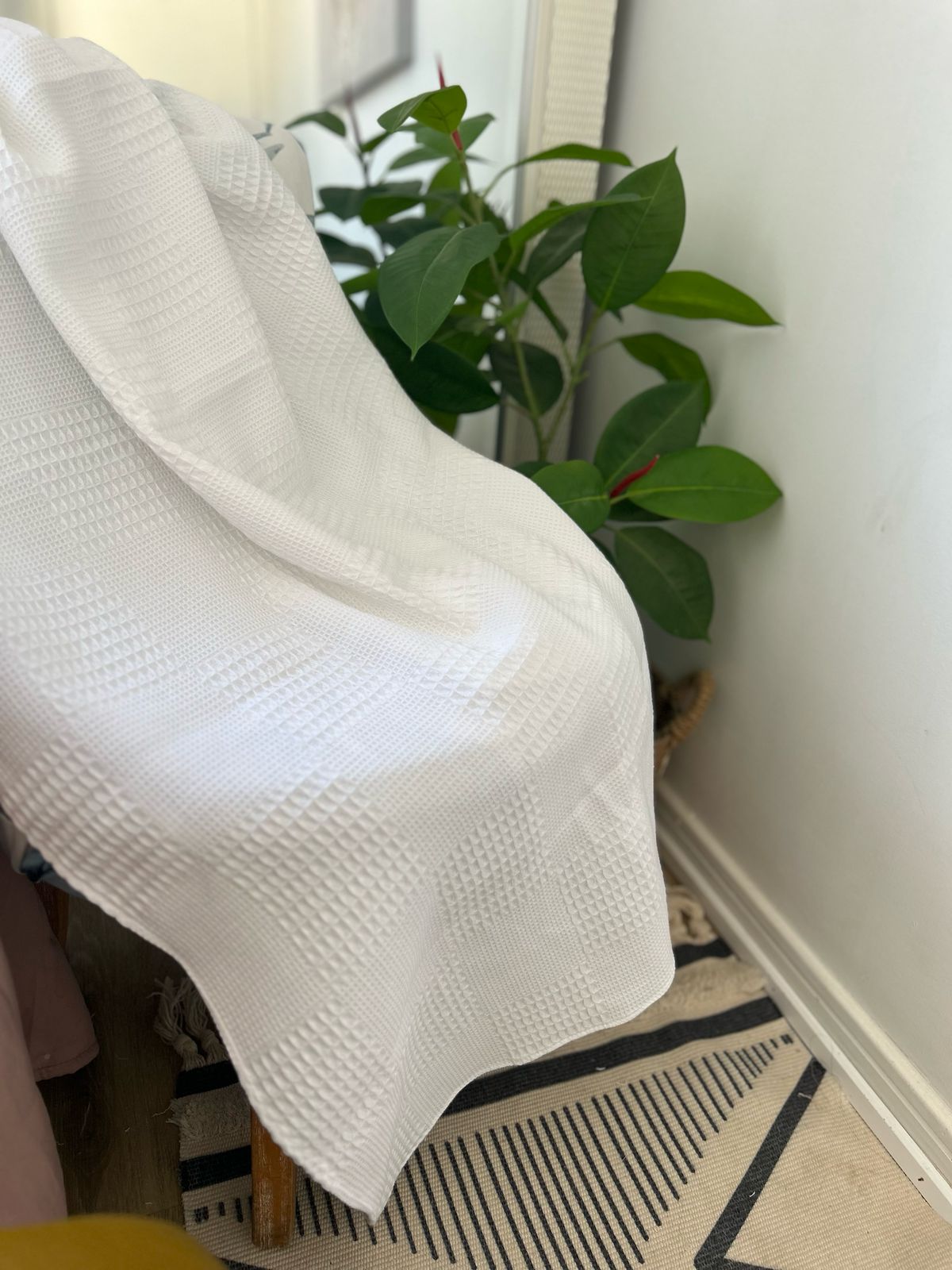 Manta color  blanco, 1.20cm x 1.80cm