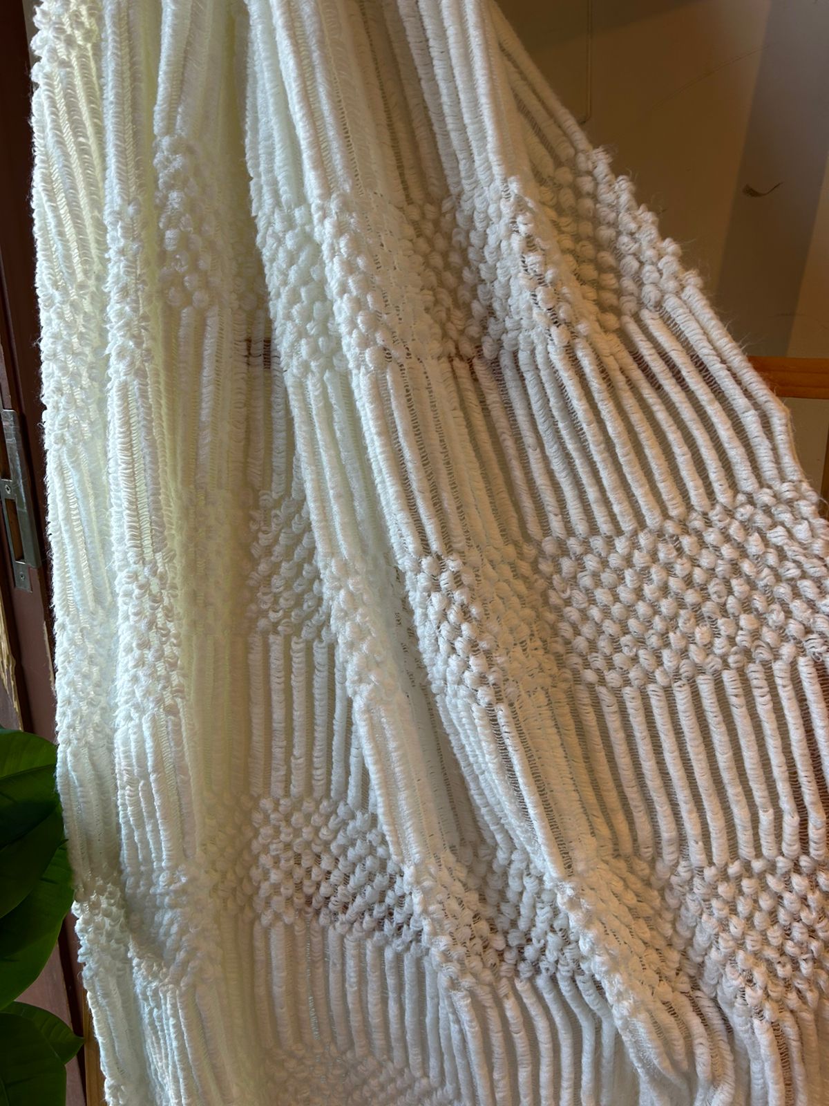 Manta con borlas, color beige