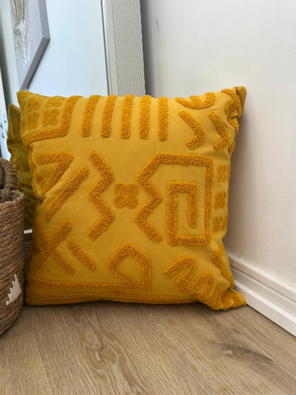 Fundas de cojines 45x45cm Mostaza Geo-tuft  Bordado