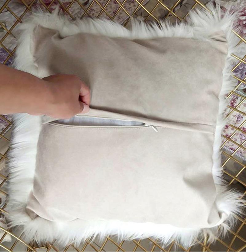 Fundas de cojines peludos de piel sintética.