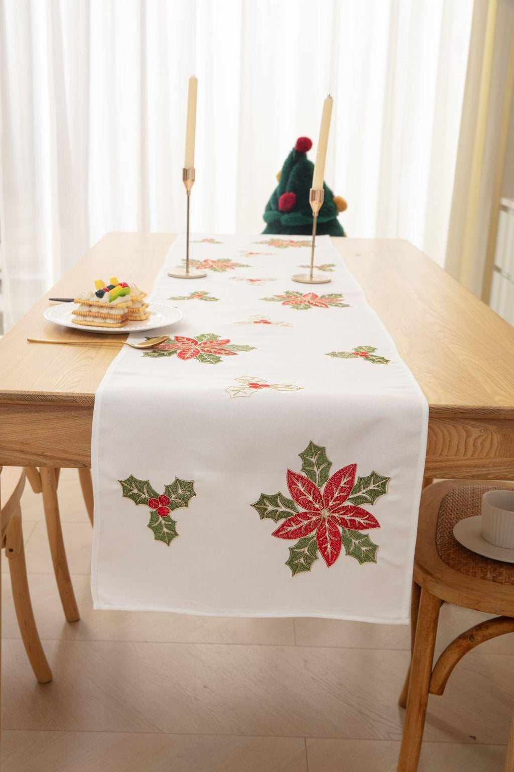 Camino de Mesa Navidad en Lino Bordado – Decoración Premium