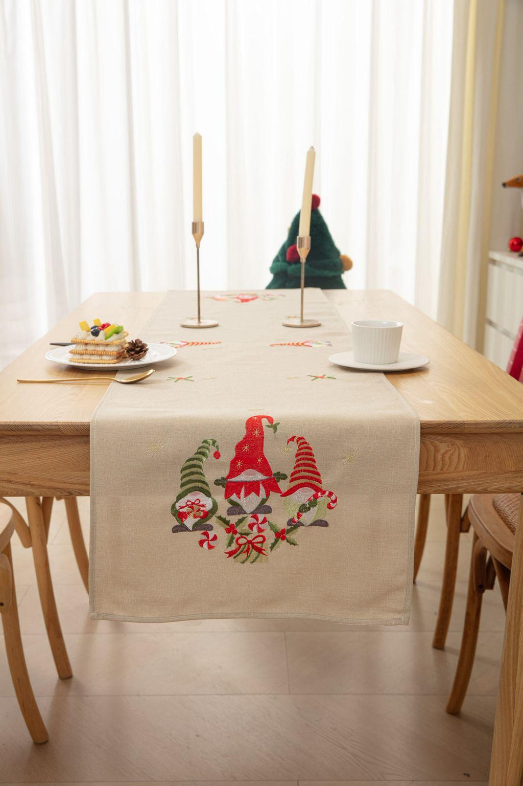 Camino de Mesa Navidad en Lino Bordado, nomo – Decoración Premium