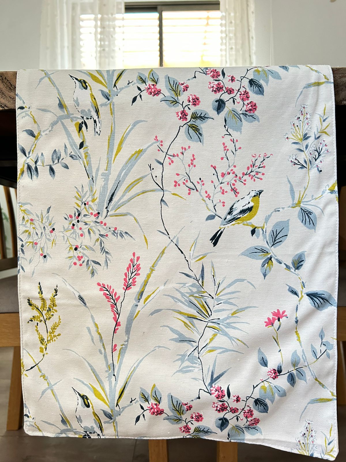 Camino de mesa repelente