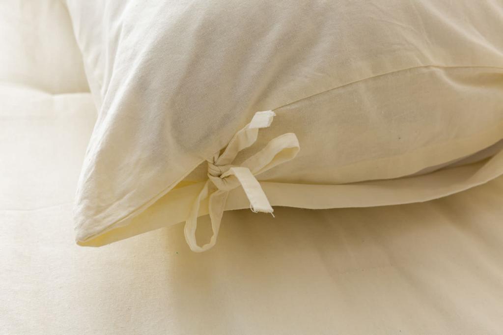 Set de piecera  lino beige con 2 fundas de almohada