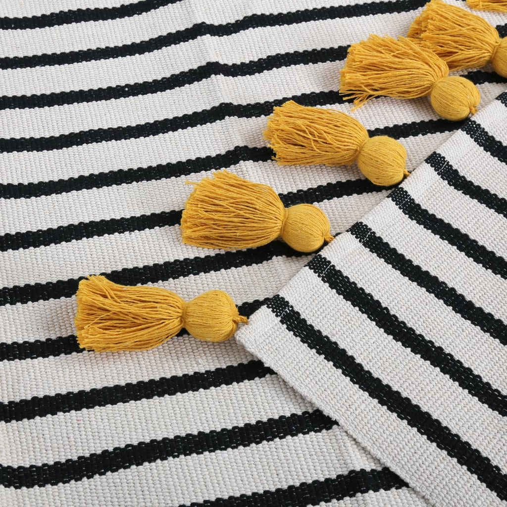 Piecera con flecos 65cm x 2.10cm