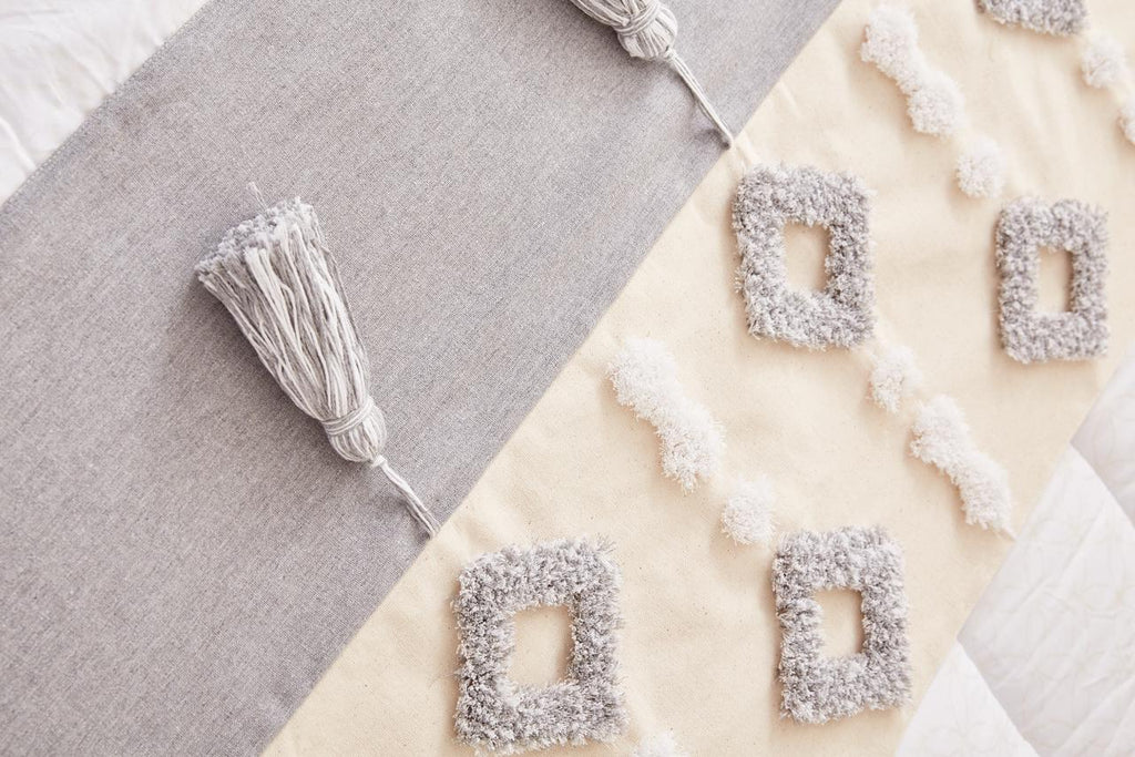 Set de piecera boho gris y beige + 2 fundas