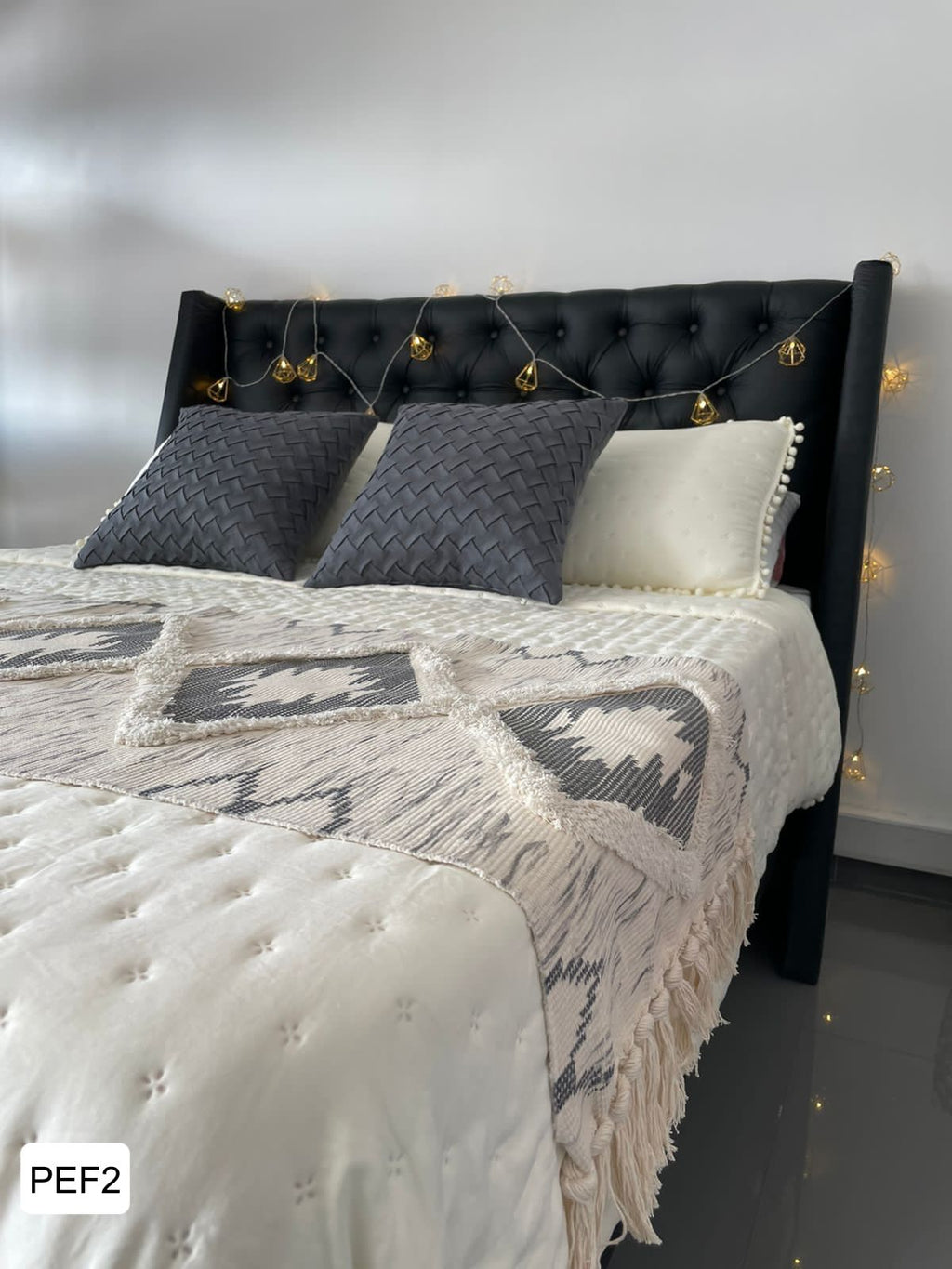 Kilim bordadas con flecos