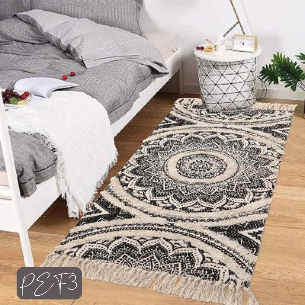 Kilim bordadas con flecos